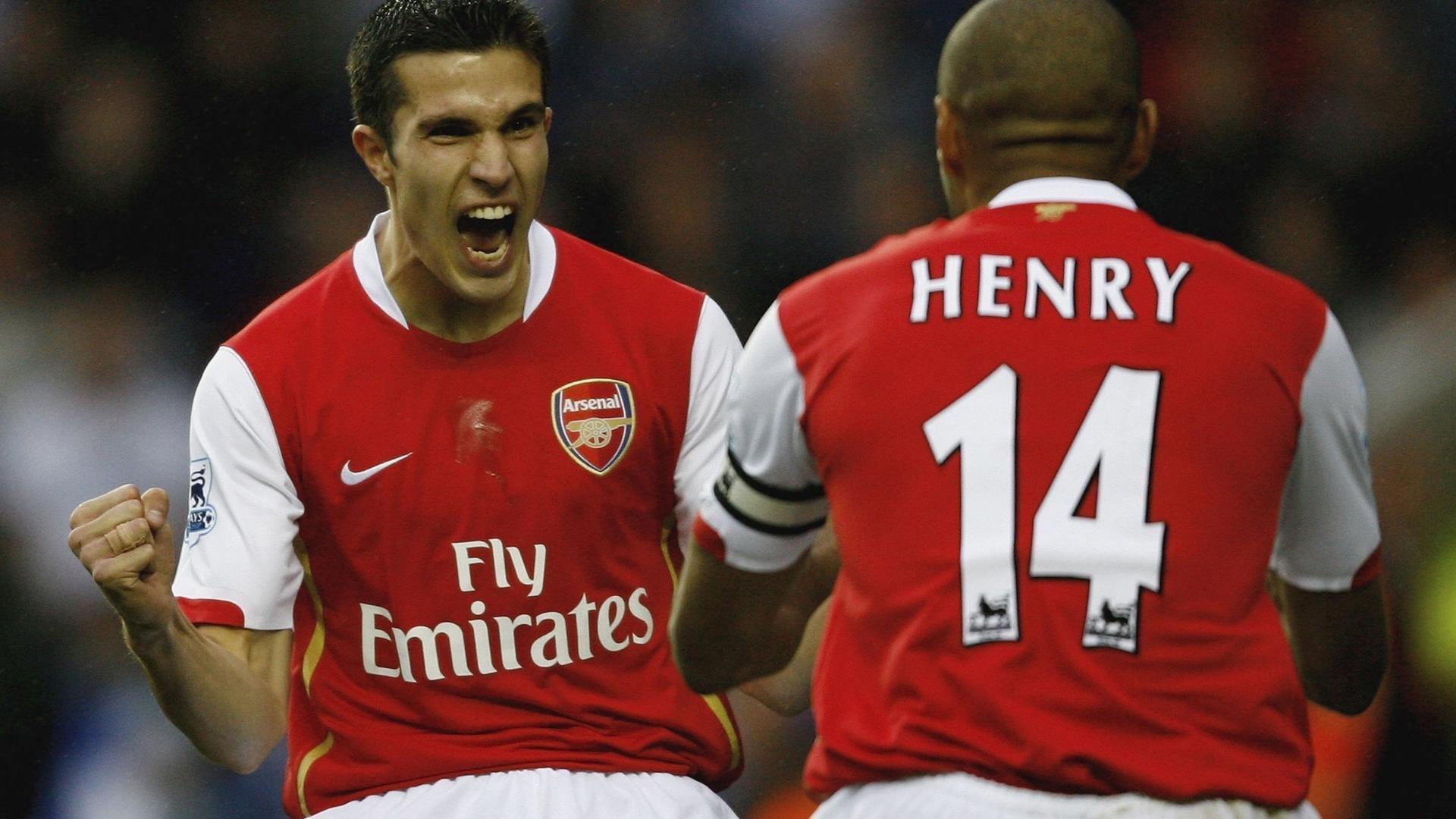 好姐妹齐聚一堂！山猫官方晒卡林顿与昔日阳光队友威廉姆斯以及希德曼合照