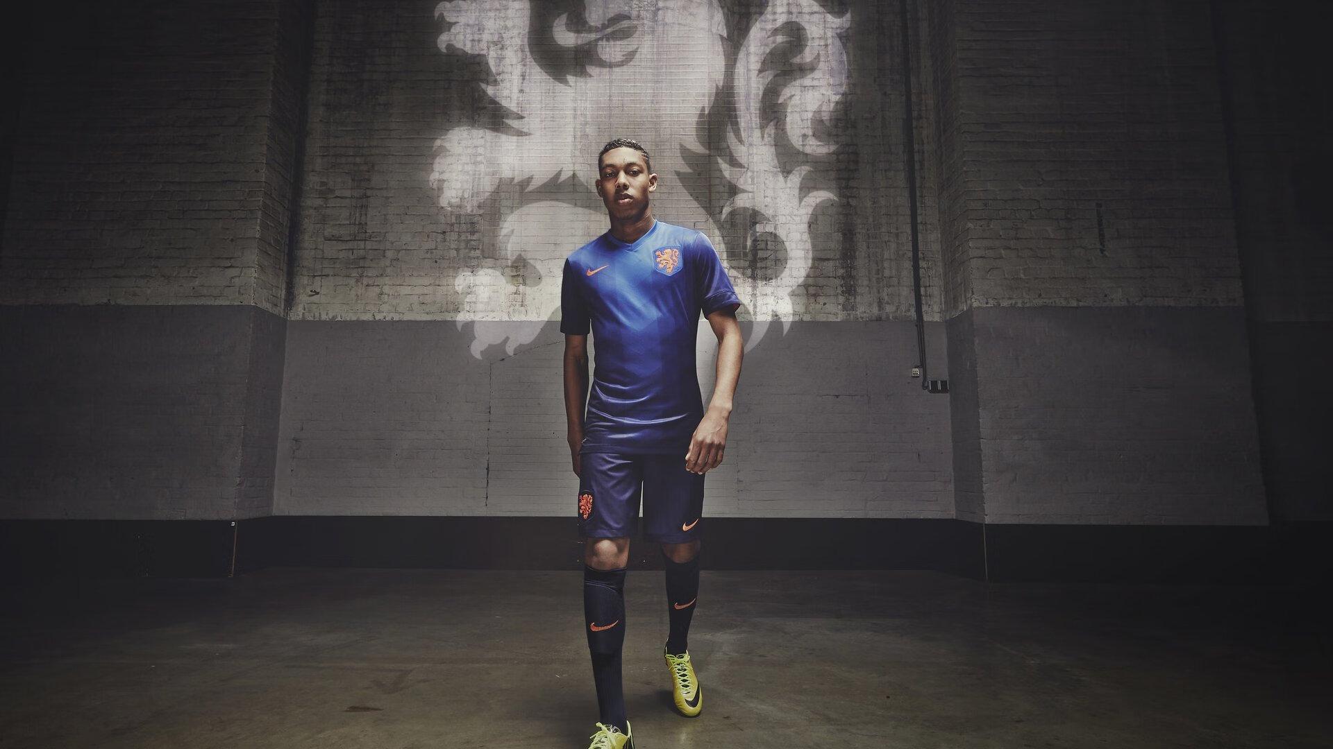 接连被截胡，热刺转会策略引热议！总监坦言，至少我们在参与竞争…